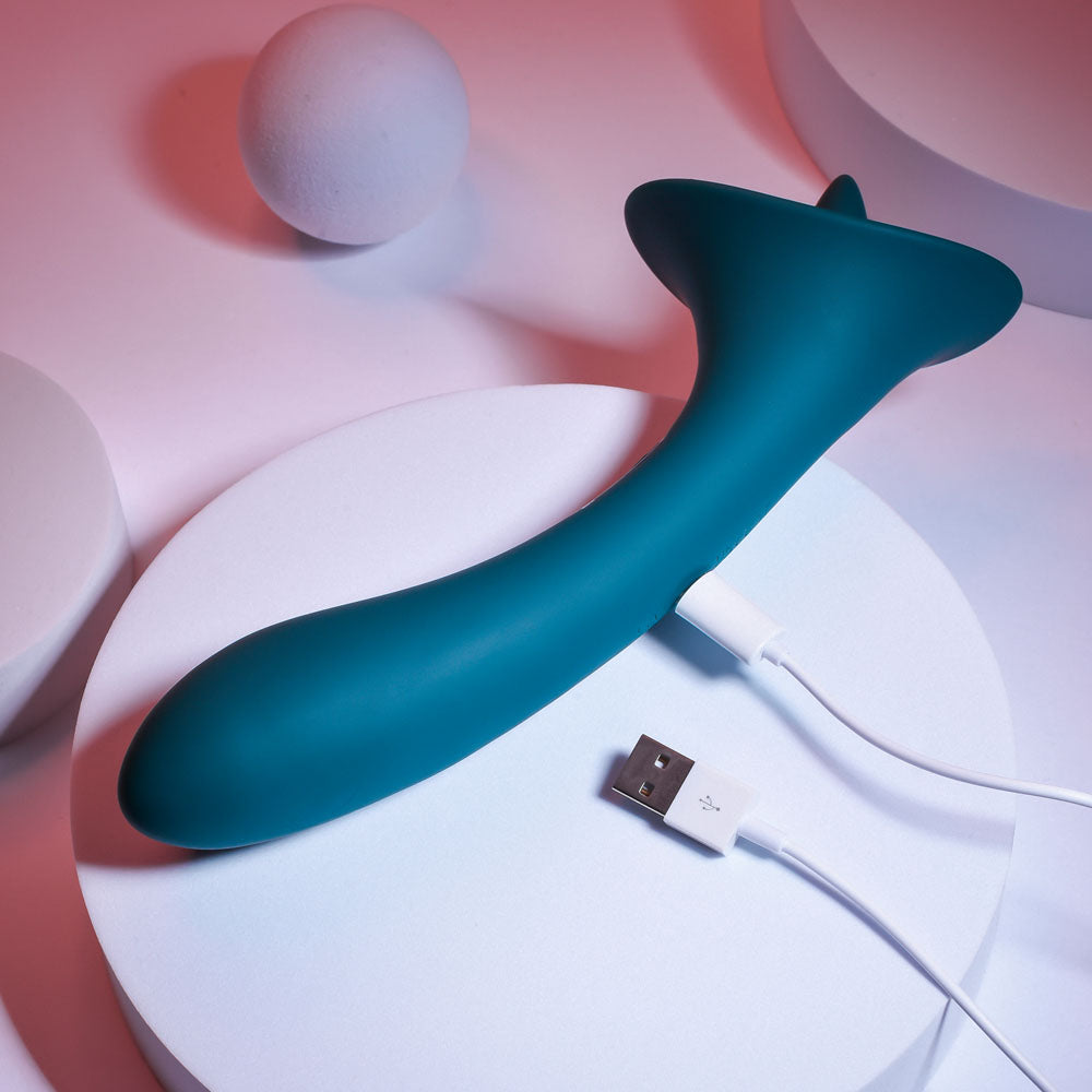 Playboy Pleasure TRUE INDULGENCE 21.3 cm Vibrator with Flicking Tip