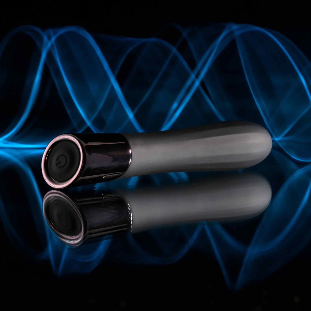 Evolved BACK IN BLACK 11.9 cm USB Rechargeable Bullet