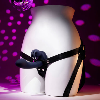 Evolved GIVING VIBES - Black 14.6 cm Vibrating Strap-On
