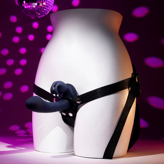 Evolved GIVING VIBES - Black 14.6 cm Vibrating Strap-On