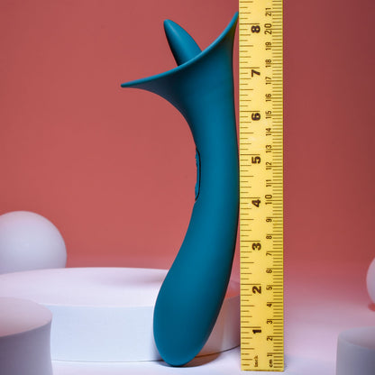 Playboy Pleasure TRUE INDULGENCE 21.3 cm Vibrator with Flicking Tip